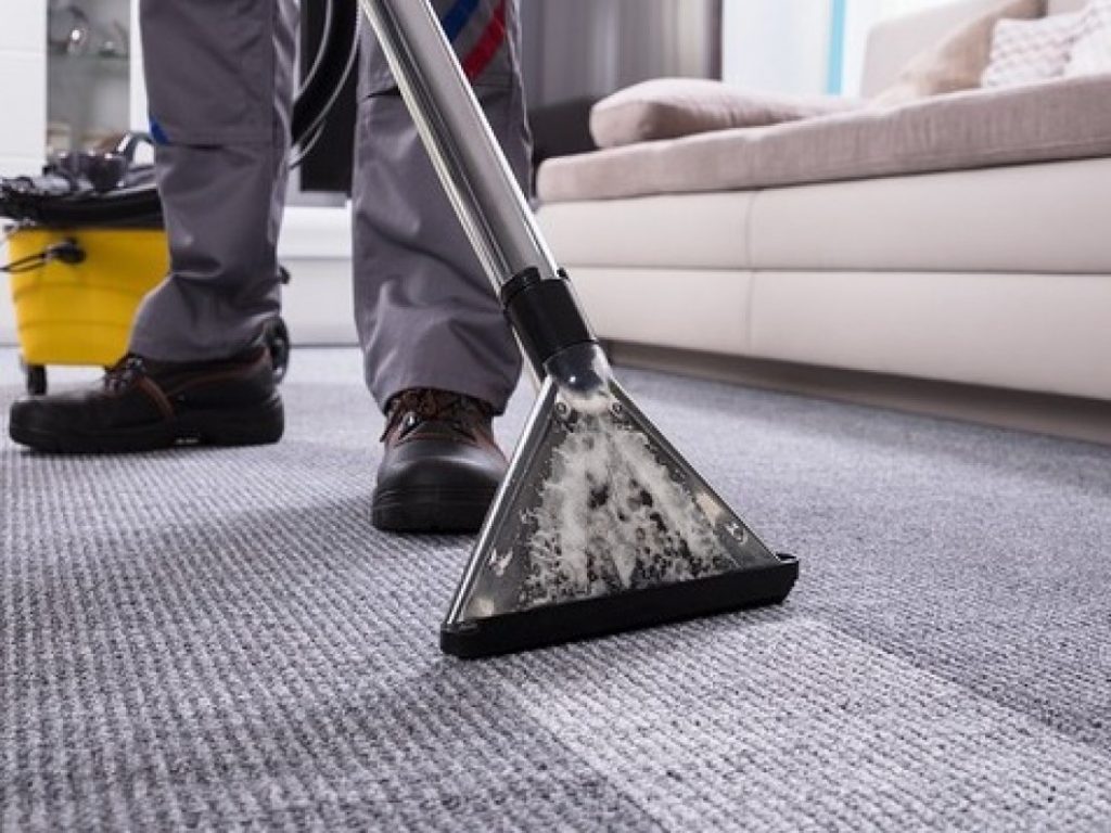שלוש סיבות שאתה צריך לנקות את השטיח באופן קבוע